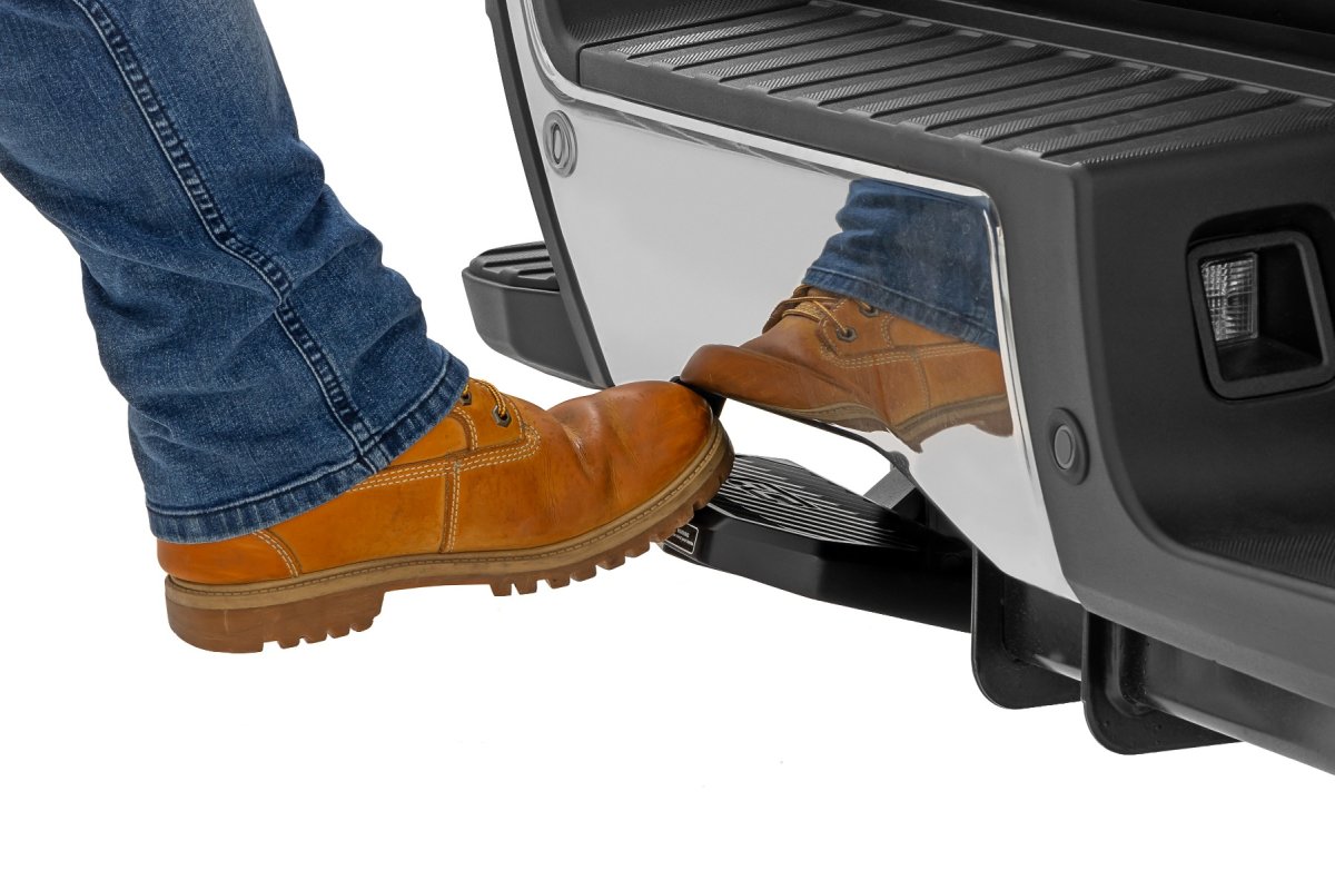 Ford F-250 Super Duty Retractable Bed Step - Rear - Rough Country - Manual Pull - '23-'24